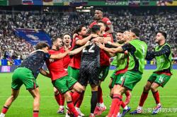 开云体育app-足球赛事掀起热议，球迷翘首期待