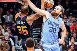 开云体育app-开拓者队主场力克灰熊，努尔基奇贡献关键篮板的简单介绍