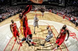 开云体育入口-当拉各斯的黄昏遇见曼彻斯特的雨，两个关键回合如何重写命运