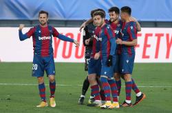 开云APP-阿拉维斯主场胜利，球队攻防均衡表现出色的简单介绍