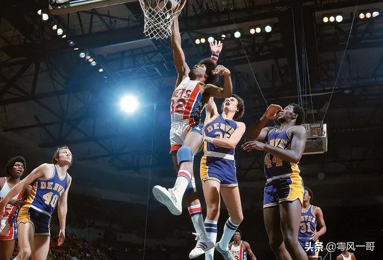 精彩瞬间震撼人心,成为体育史上的经典 精彩瞬间震撼人心,成为体育史上的经典