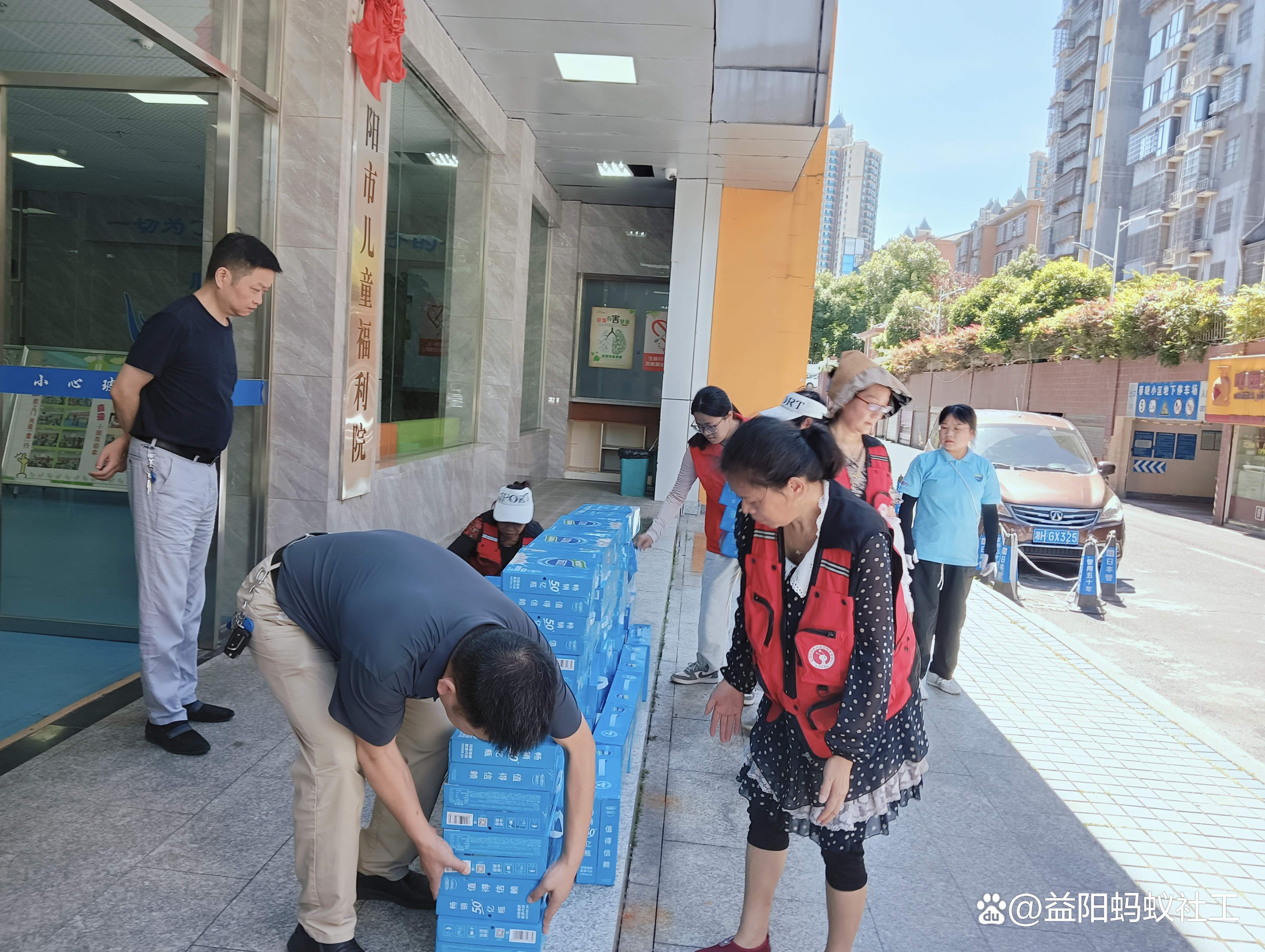 球员慈善活动获成功，筹款帮助需要帮助的人群的简单介绍