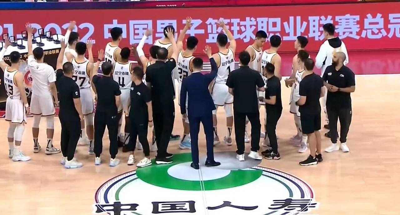 职业球员力争胜负，赛季开门红的简单介绍