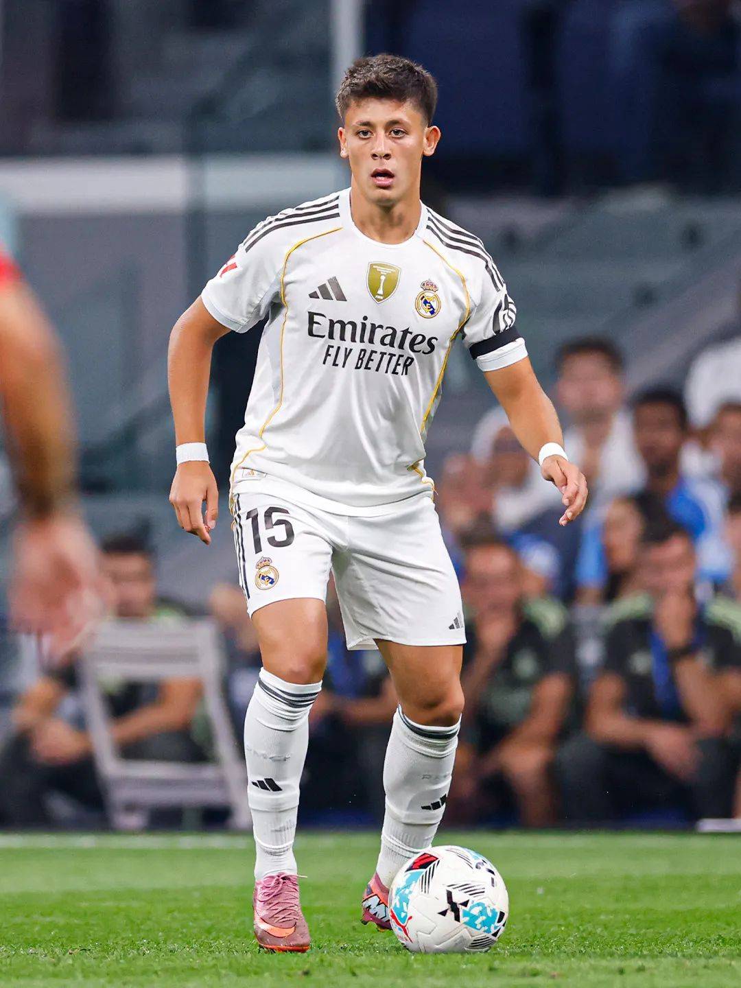 姆巴佩造点，巴黎客场战胜雷恩