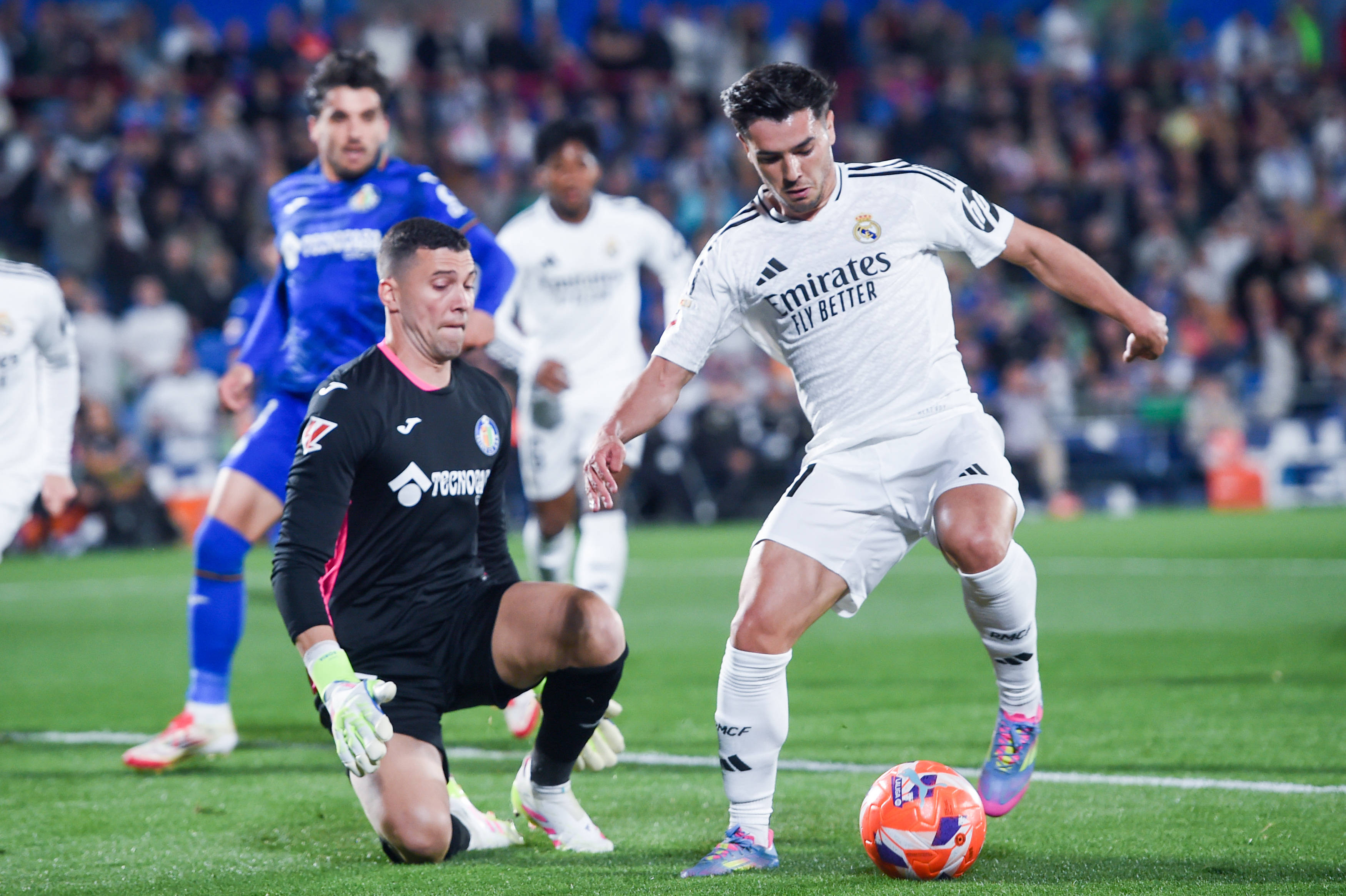 关于赫塔费球员因伤缺席比赛，球队阵容受影响的信息