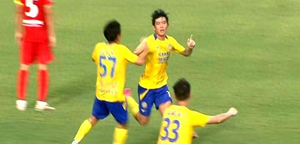 不伦瑞克队全力拼搏，迎战对手的简单介绍