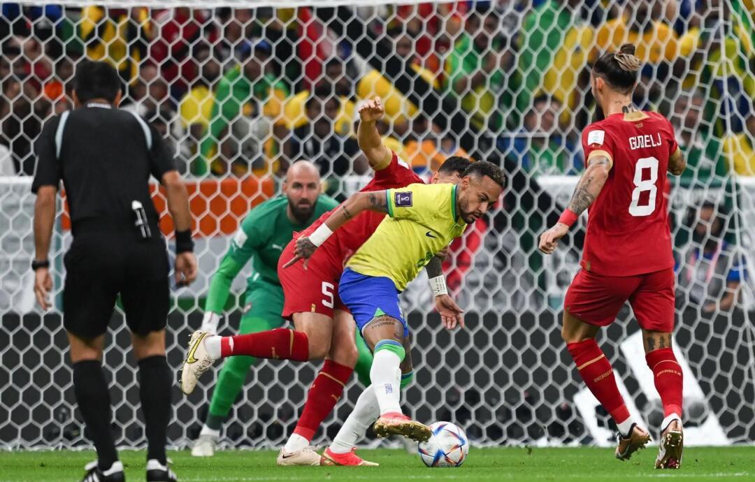 塞维利亚中场因伤退出国家队的简单介绍