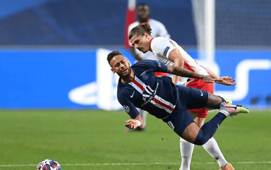 巴黎前锋连发进球，法甲劲旅打破周围局势