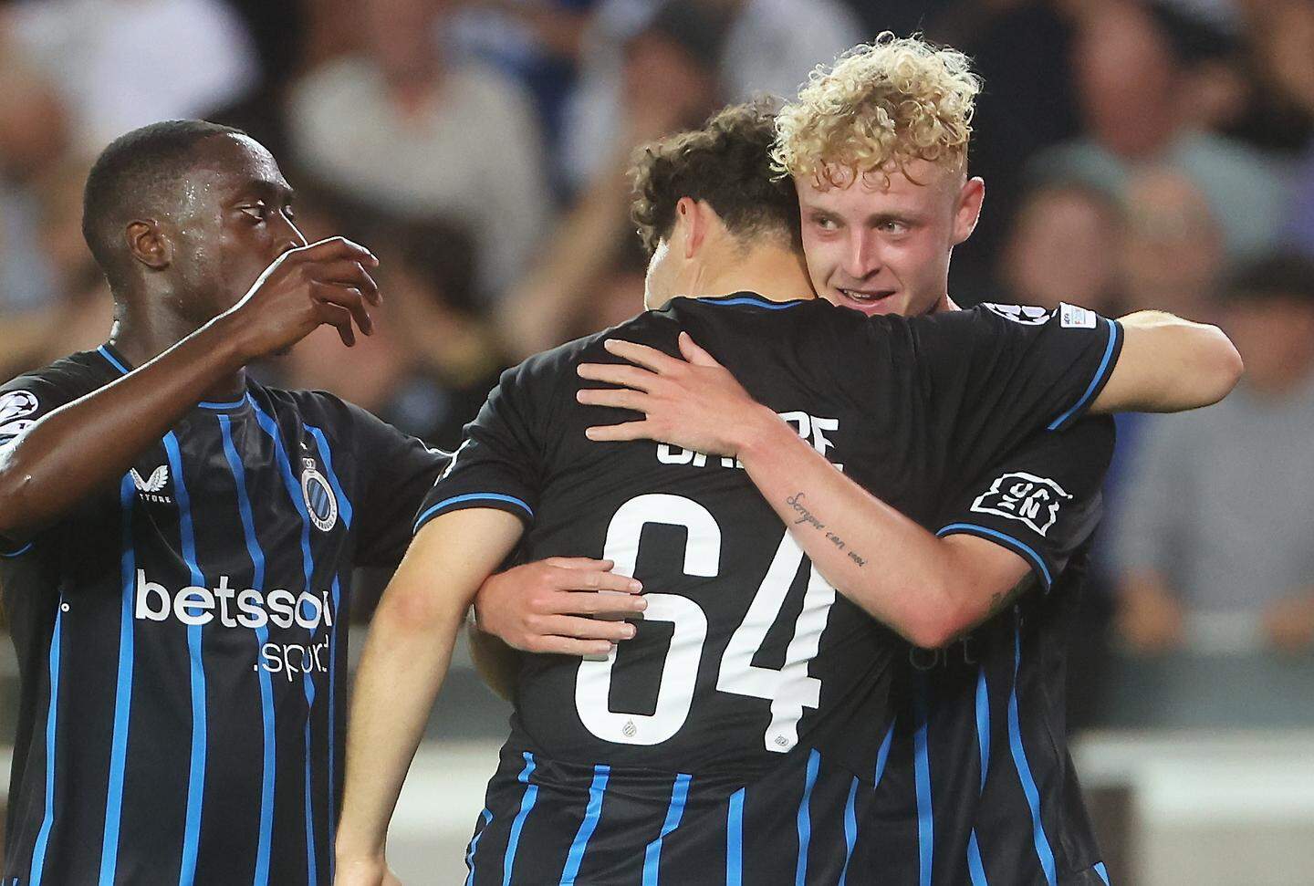 包含皇家马德里客场逆转亚特兰大,晋级欧冠八强的词条 包含皇家马德里客场逆转亚特兰大,晋级欧冠八强的词条