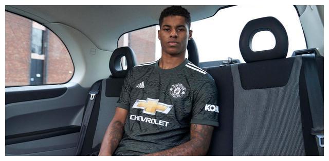 包含拜仁名宿粤谈欧冠，球迷烦恼不已的词条