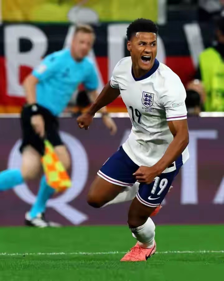 荷兰队惨遭淘汰，与比利时队擦肩而过欧国联奖杯的简单介绍