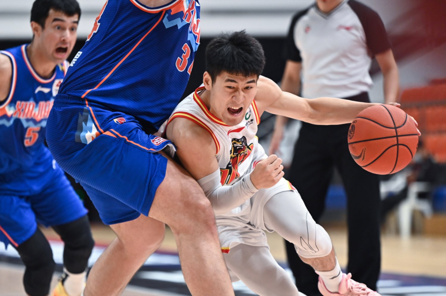 吉林队险胜篮网，范弗利特统治全场的简单介绍