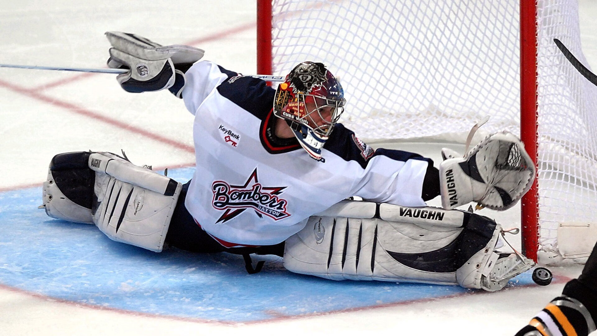 黄蜂冲垮勇士，爱德华兹如何从新星蜕变为关键先生