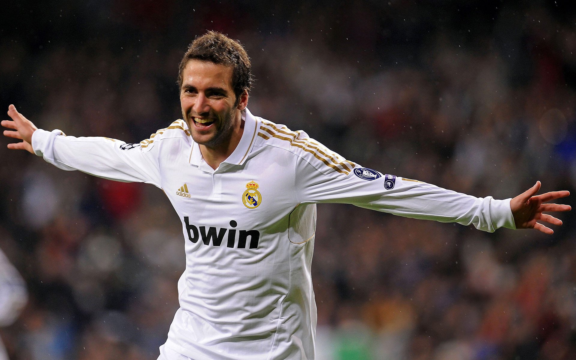 德甲争冠战焦点战,加拿大绝杀新西兰,足球世界的奇妙交汇