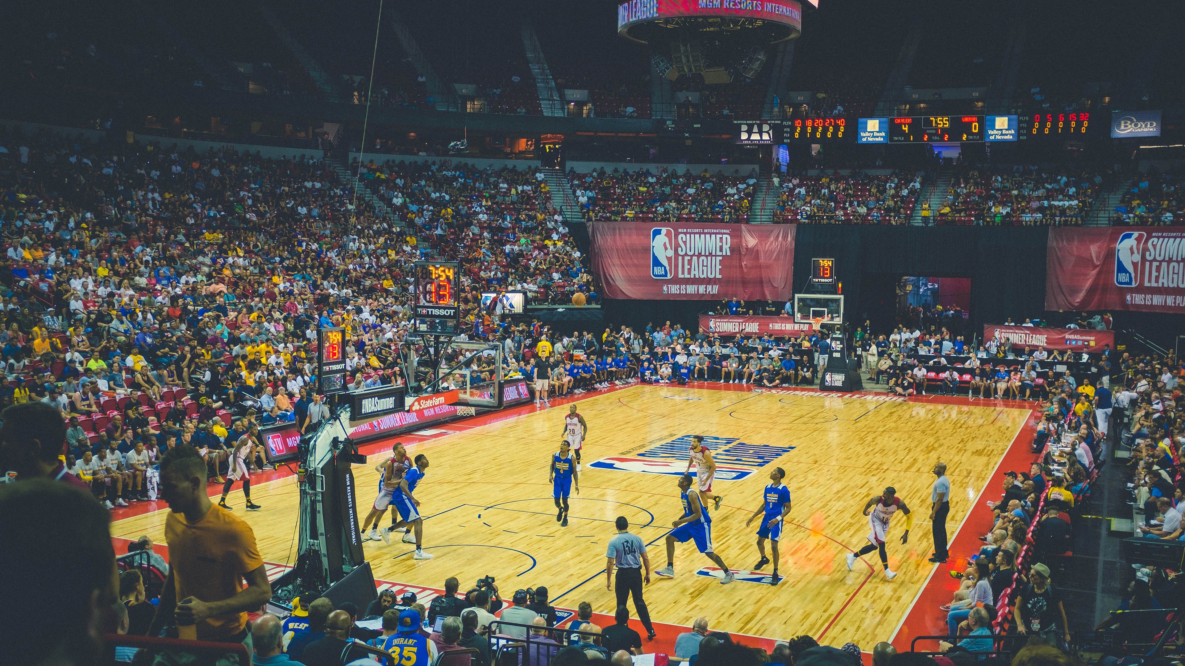 爱德华兹爆发改写西区格局,火箭式争冠决心助森林狼力克湖人